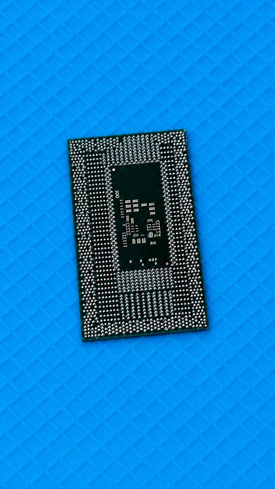 The same on-board CPU successfully lifted from the laptop motherboard at vSource Pune